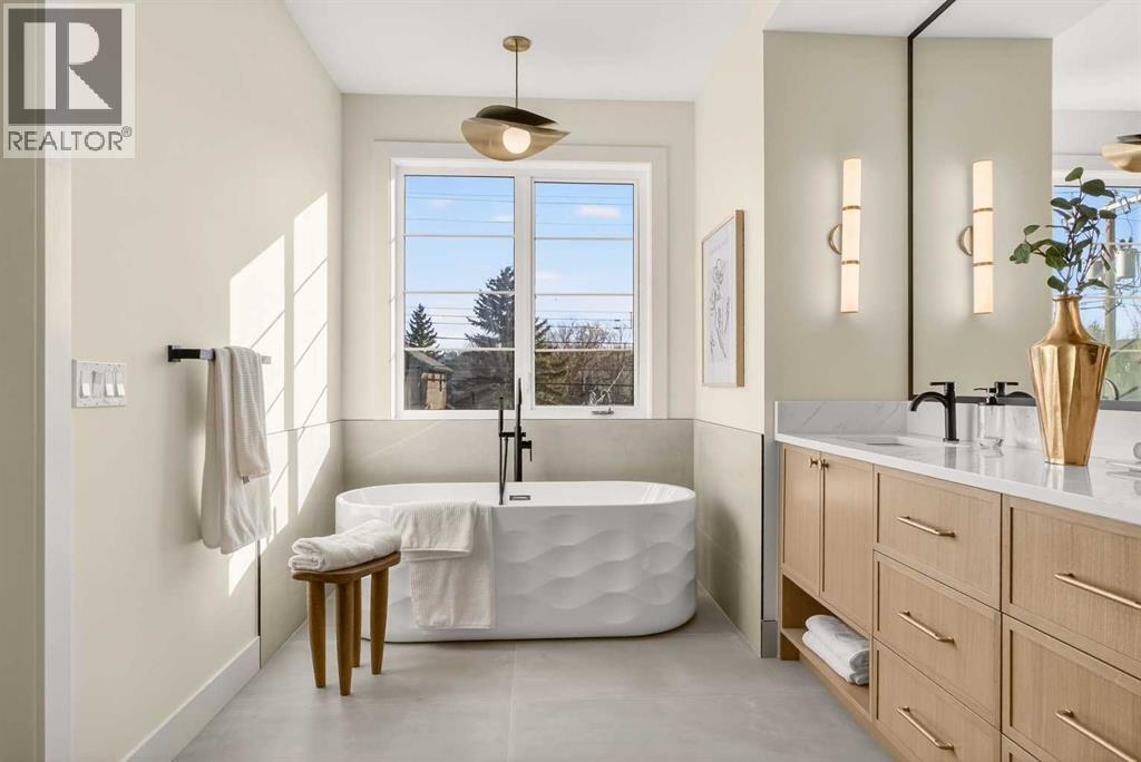 Single Family House for Sale in   Avenue NW West Hillhurst Calgary 