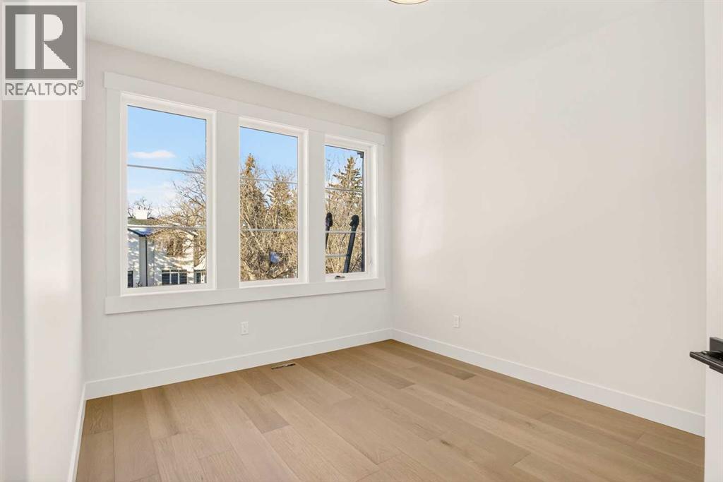 Single Family House for Sale in   Avenue NW West Hillhurst Calgary 