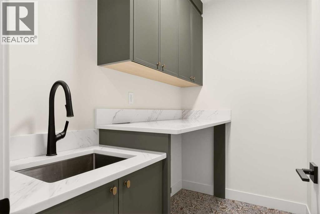 Single Family House for Sale in   Avenue NW West Hillhurst Calgary 