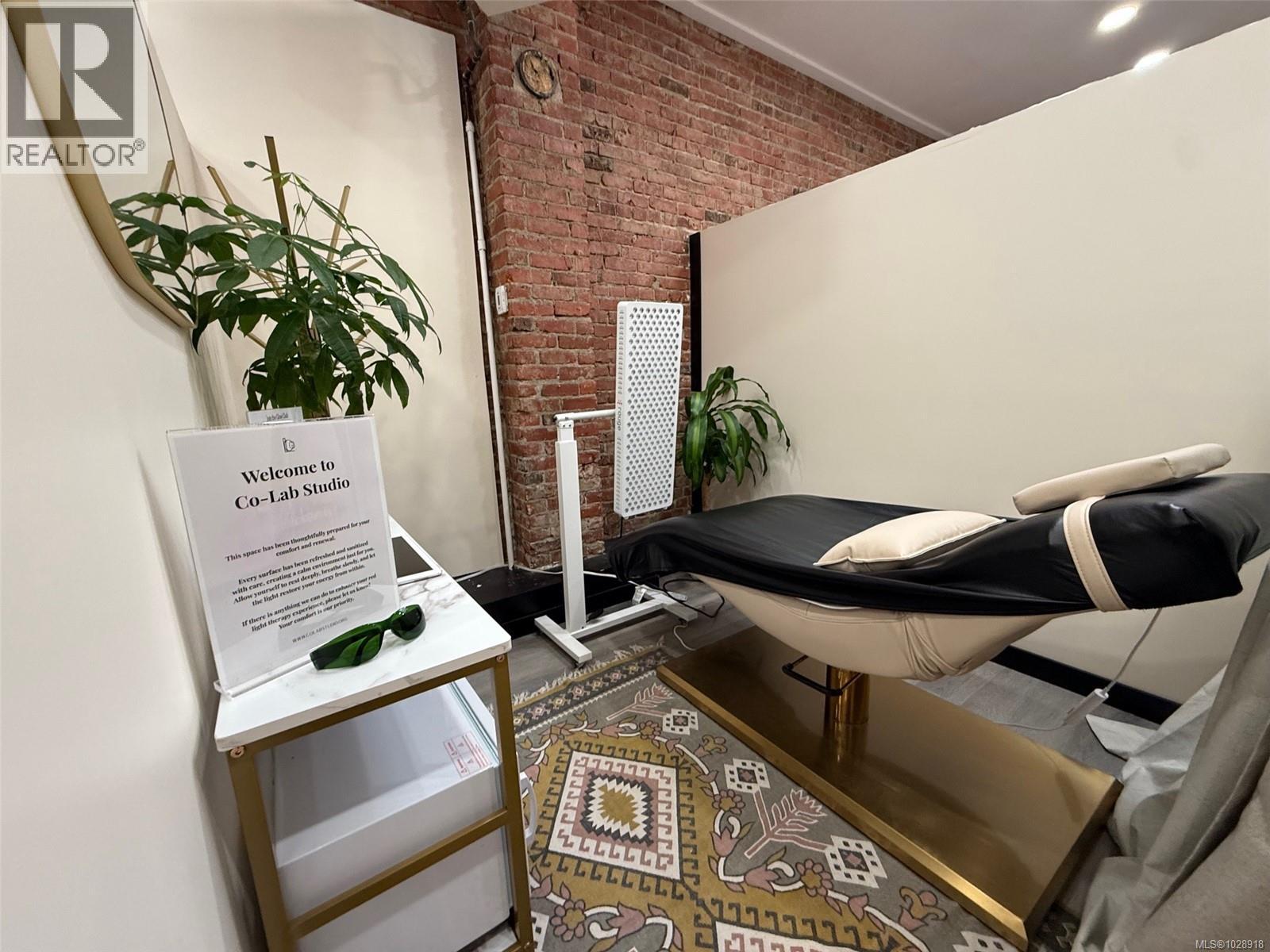 1009 Blanshard St, Victoria