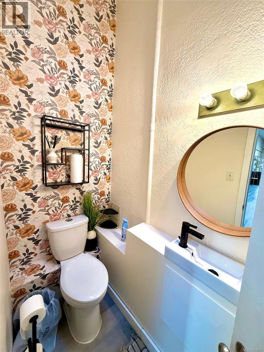 1009 Blanshard St, Victoria