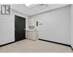 204 - 240 Penetanguishene Road, Midland, ON L4R4P4 Photo 17