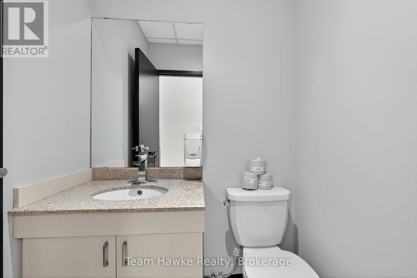240 Penetanguishene Road — photo 26