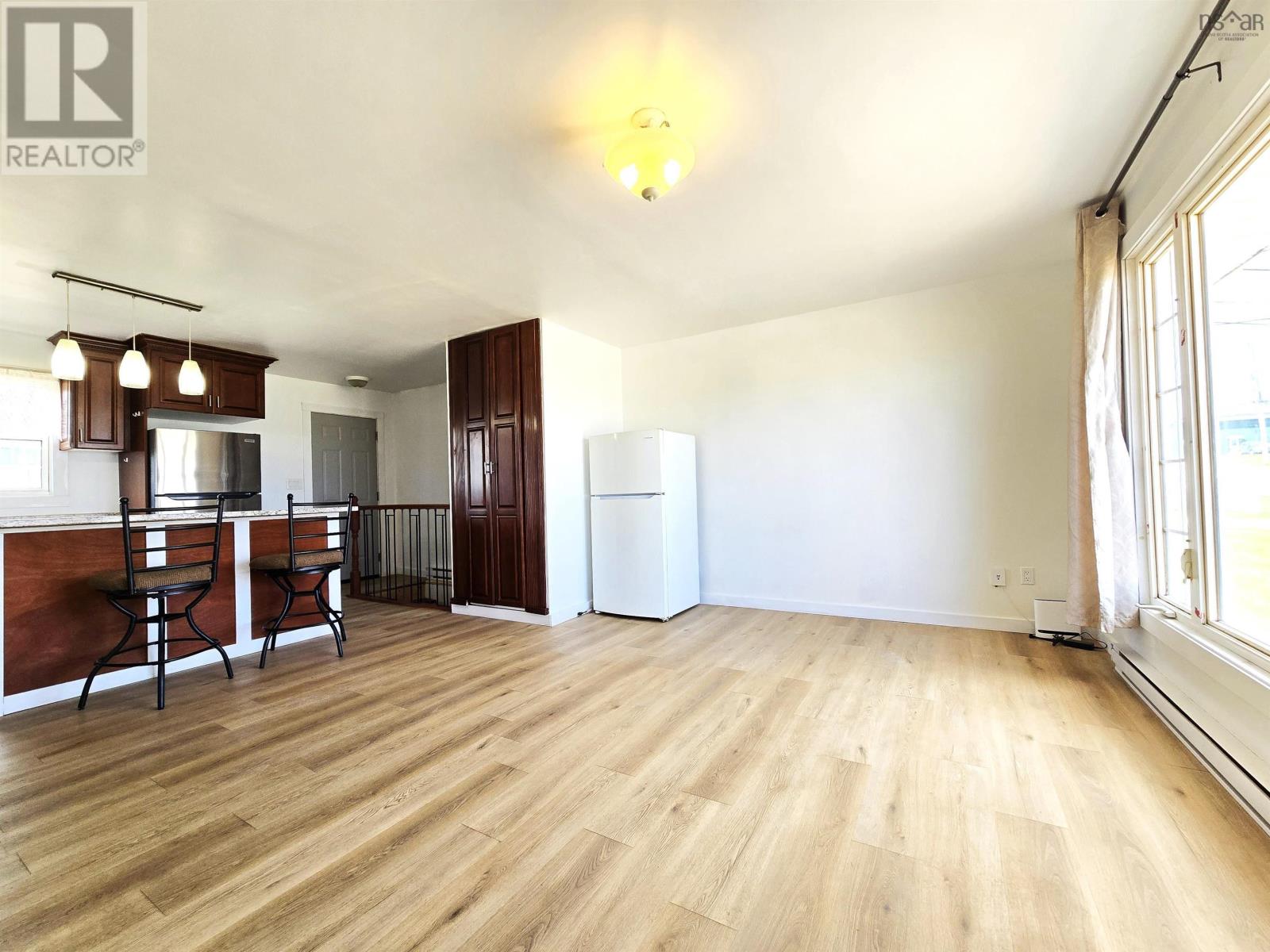 Property 4 of 10 of 268 Gatacre Street