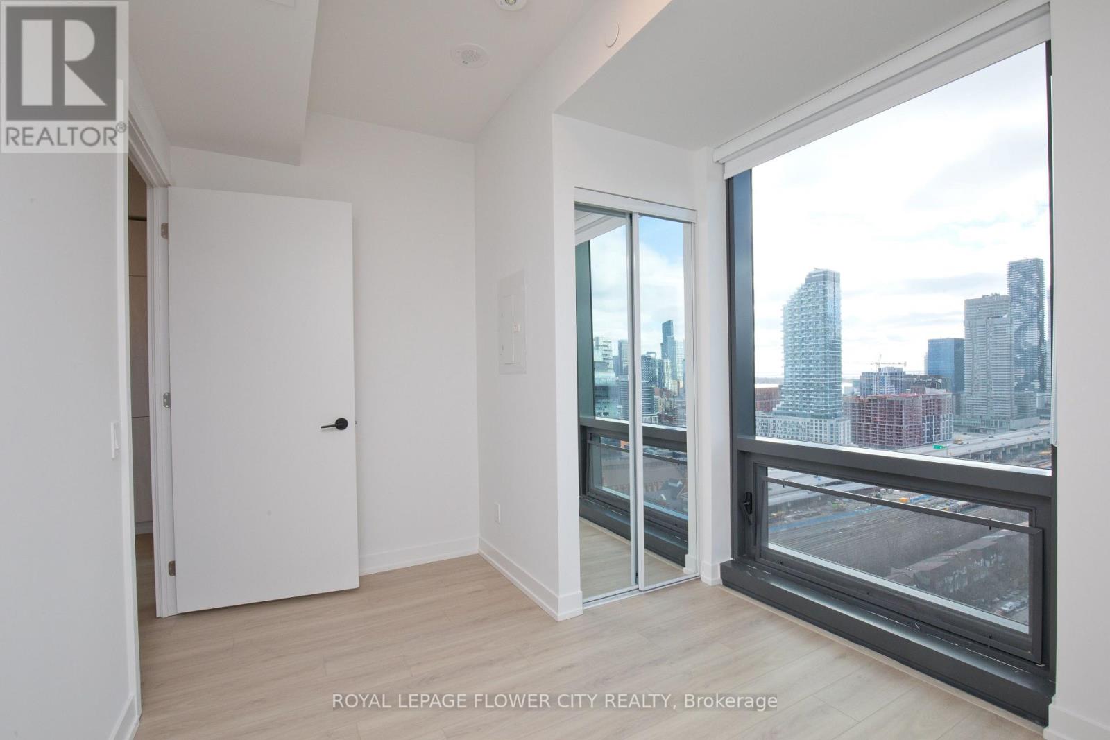 #2308 35 PARLIAMENT STREET - 32