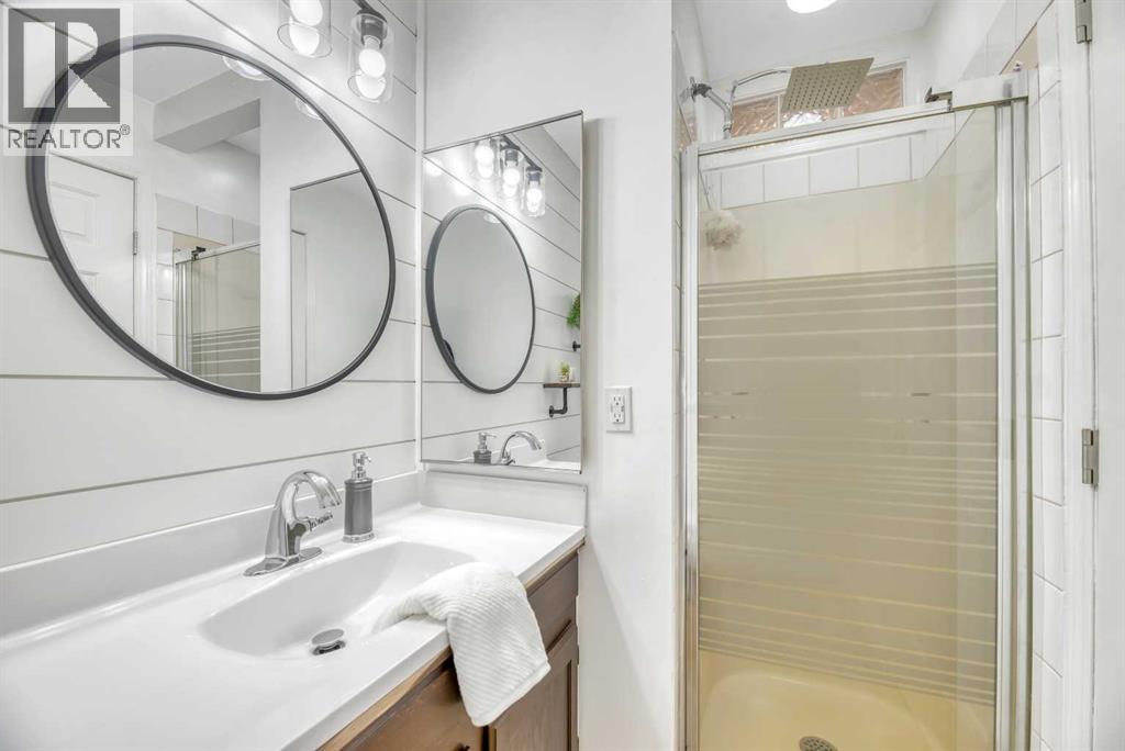 Single Family House for Sale in  Scenic Glen Place NW Scenic Acres Calgary 