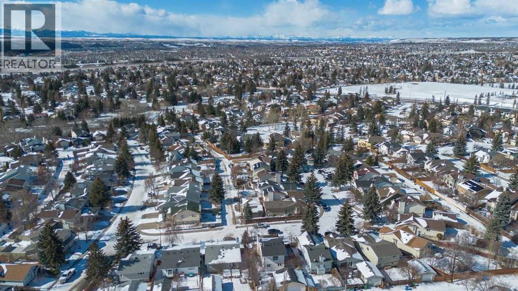 Single Family House for Sale in  Scenic Glen Place NW Scenic Acres Calgary 