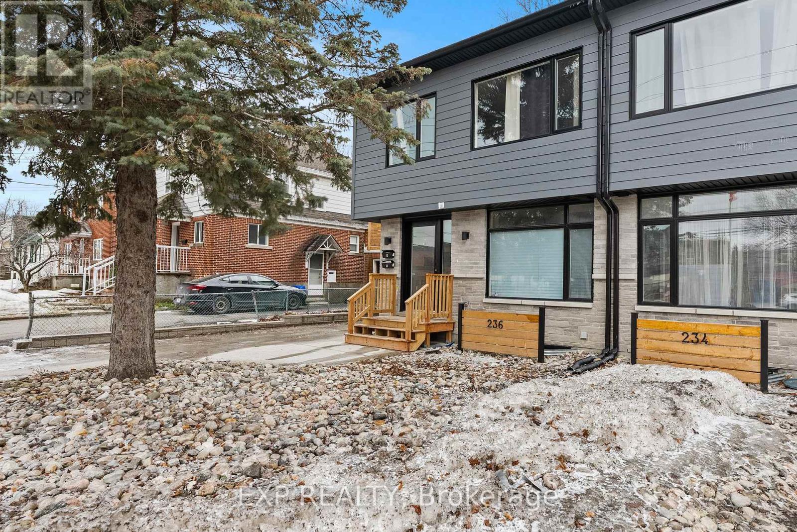 236 WOODROFFE AVENUE N - 1