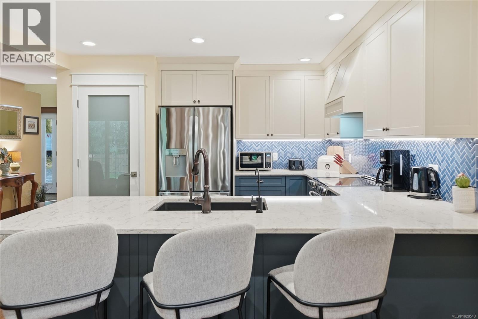 272 JAMES WAY - Image 3