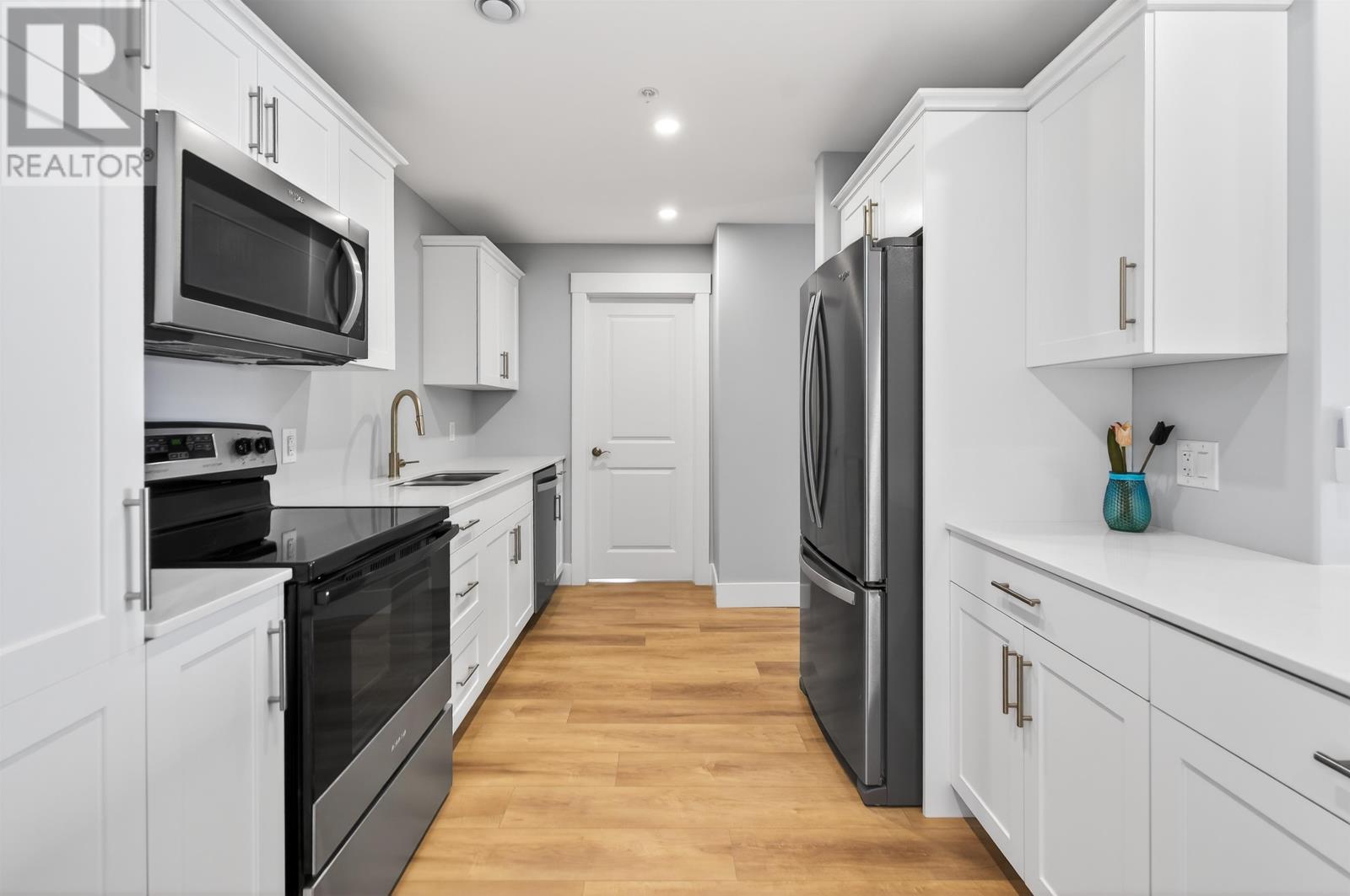 ##307 24 GILBERT DRIVE - 12