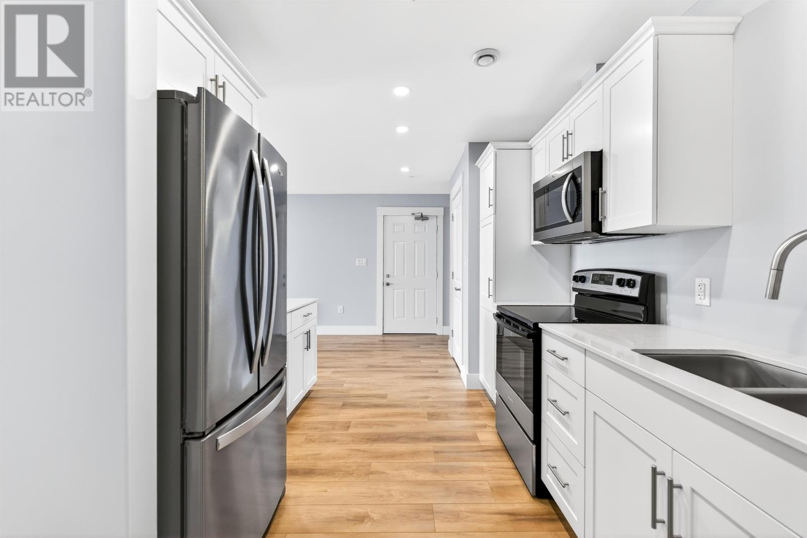 ##307 24 GILBERT DRIVE - 14