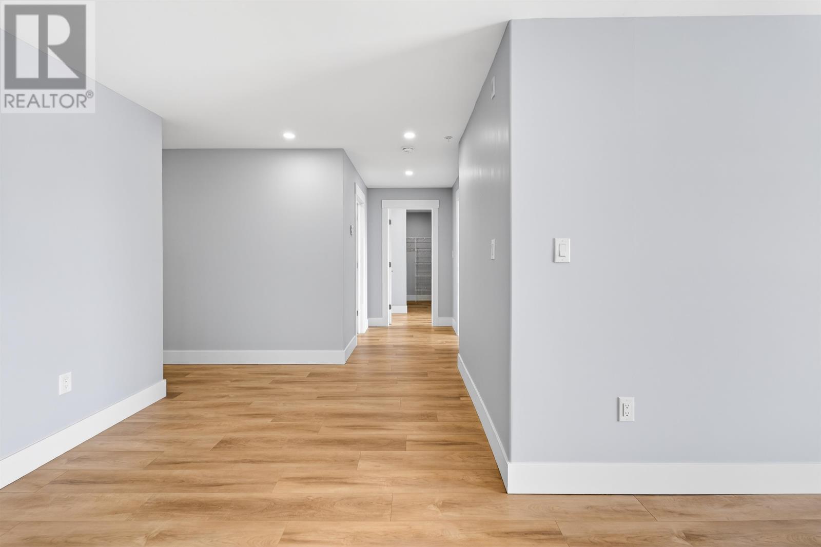 ##307 24 GILBERT DRIVE - 17