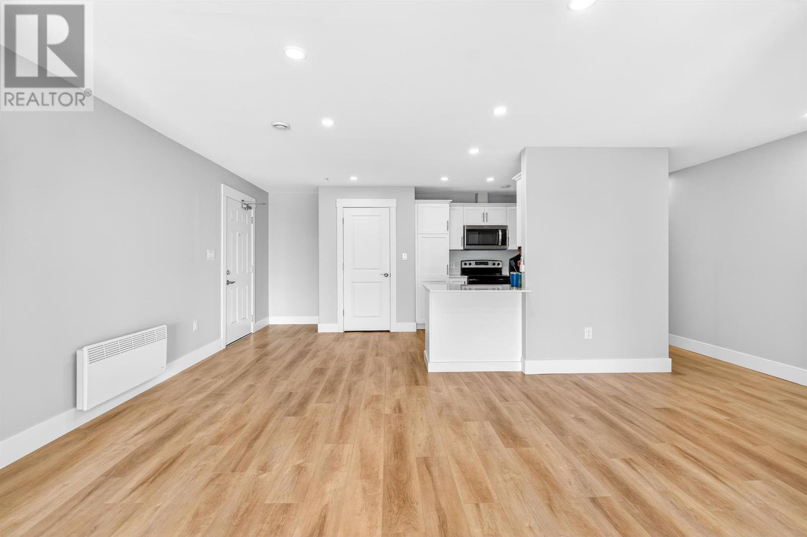 ##307 24 GILBERT DRIVE - 19