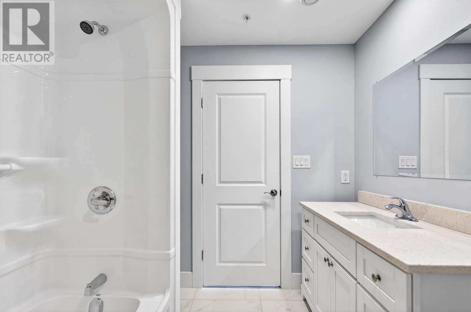 ##307 24 GILBERT DRIVE - 22