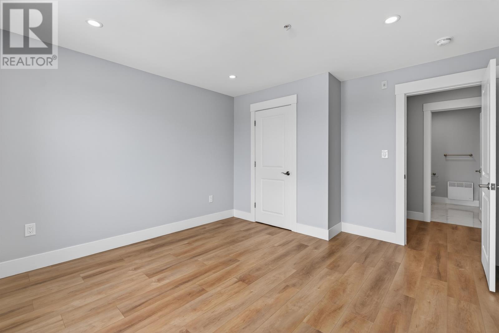 ##307 24 GILBERT DRIVE - 26