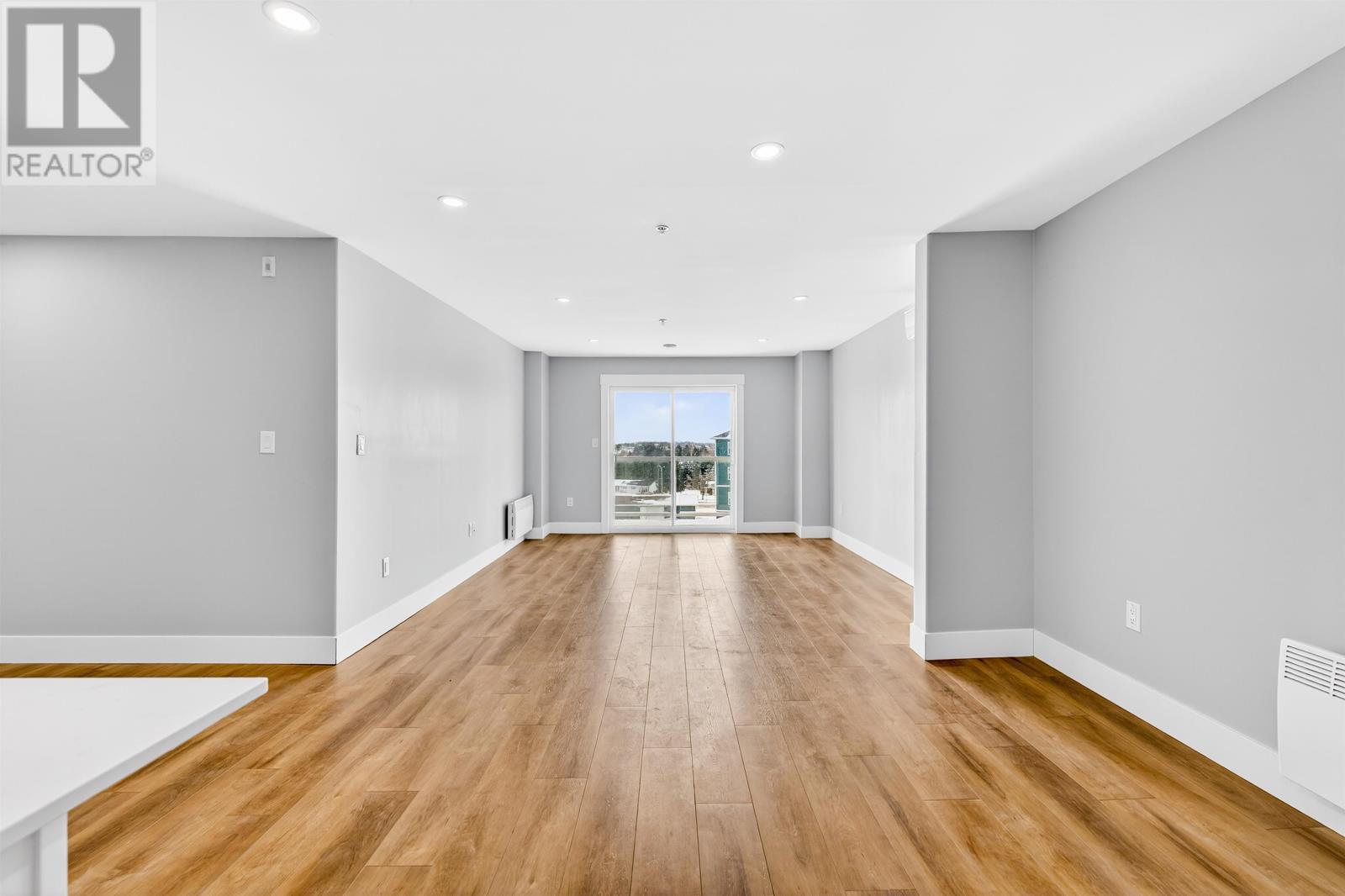 ##307 24 GILBERT DRIVE - Image 3