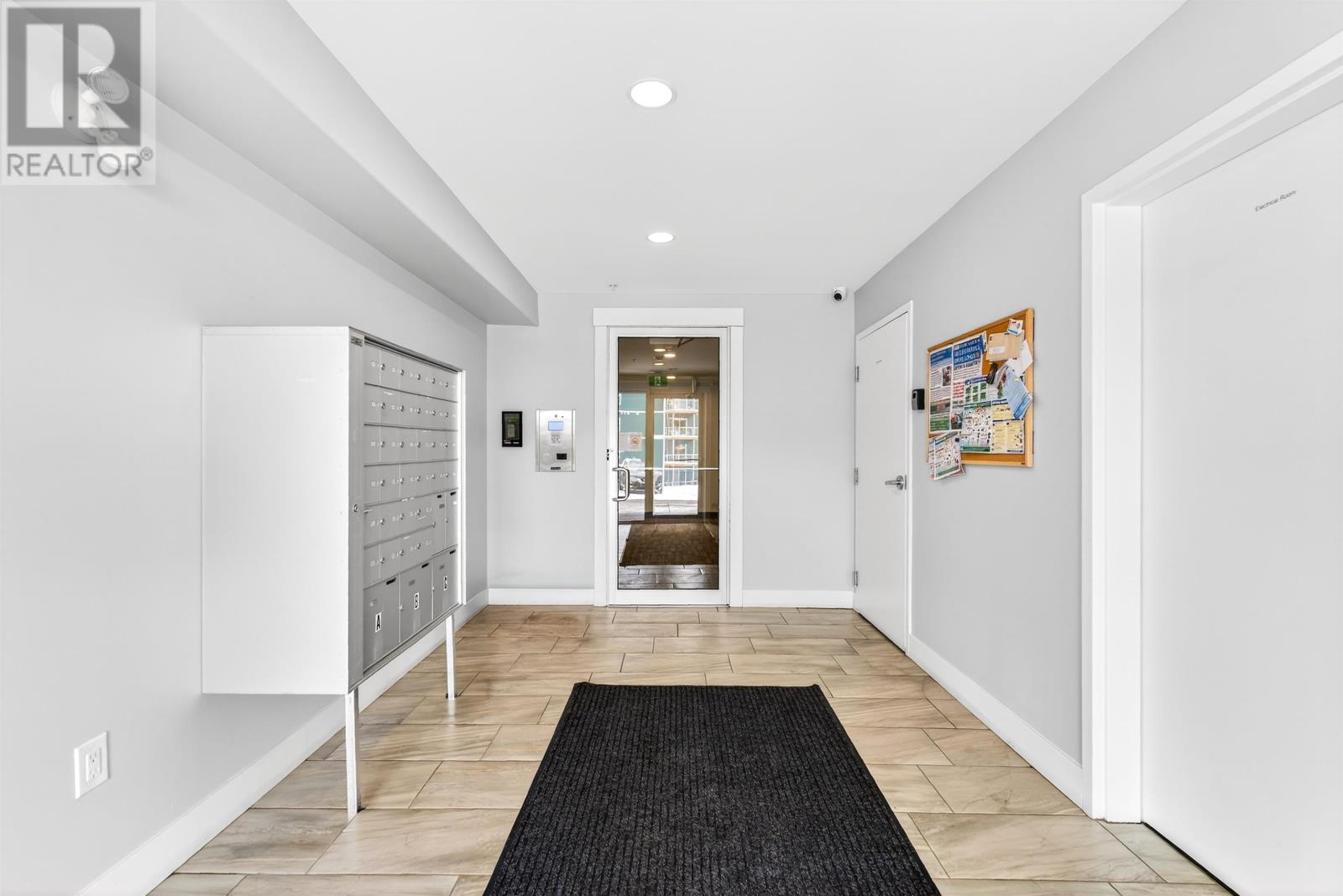 ##307 24 GILBERT DRIVE - 33