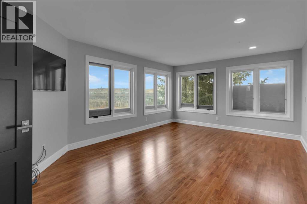 Single Family House for Sale in  Scimitar View NW Scenic Acres Calgary 