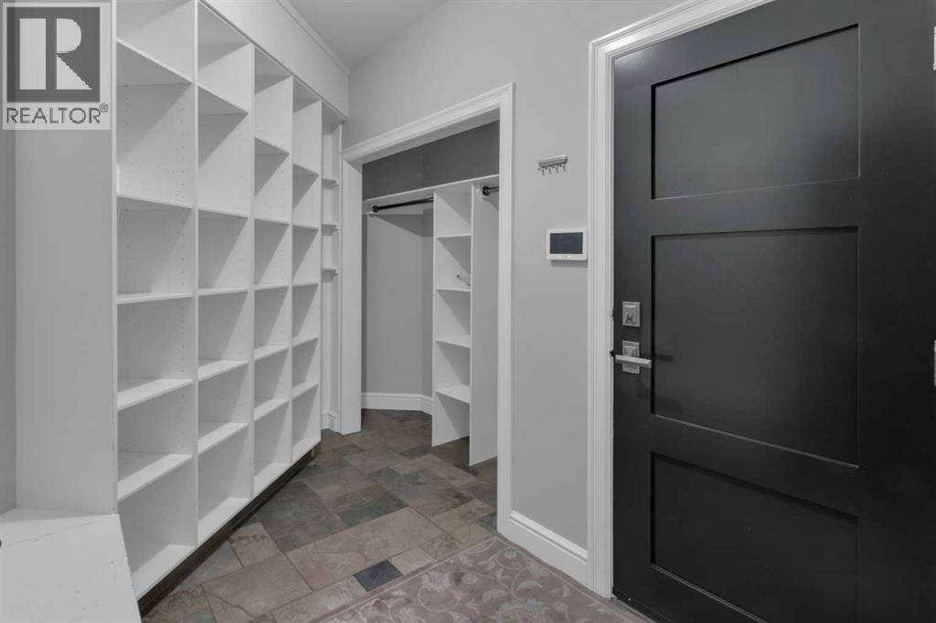 Single Family House for Sale in  Scimitar View NW Scenic Acres Calgary 