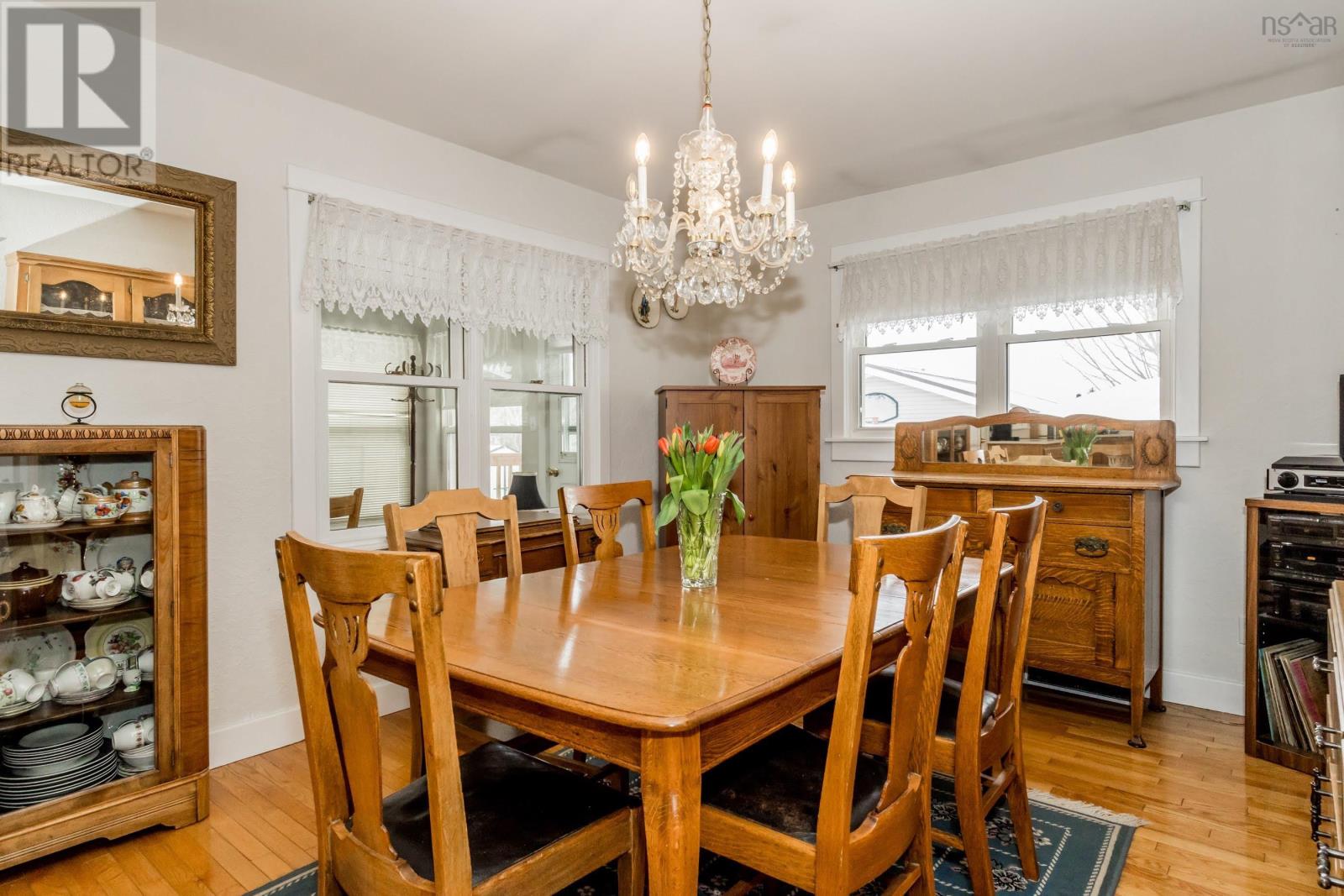 Property 26 of 50 of 581 Highway 360