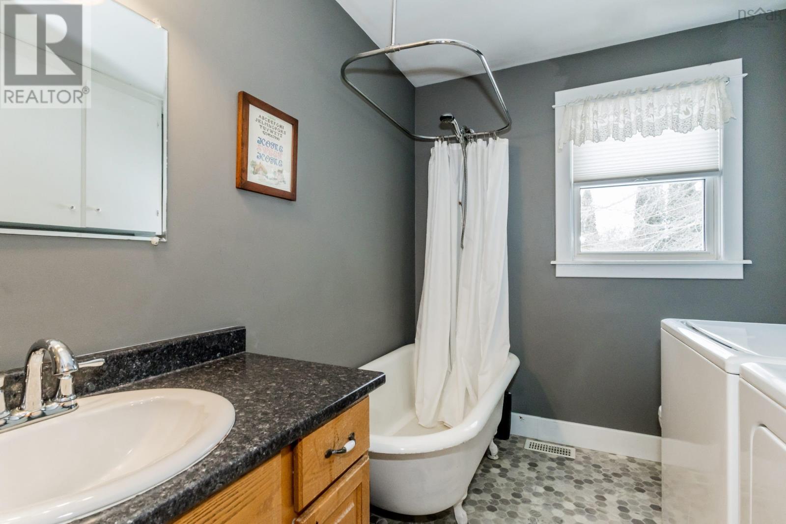 Property 30 of 50 of 581 Highway 360