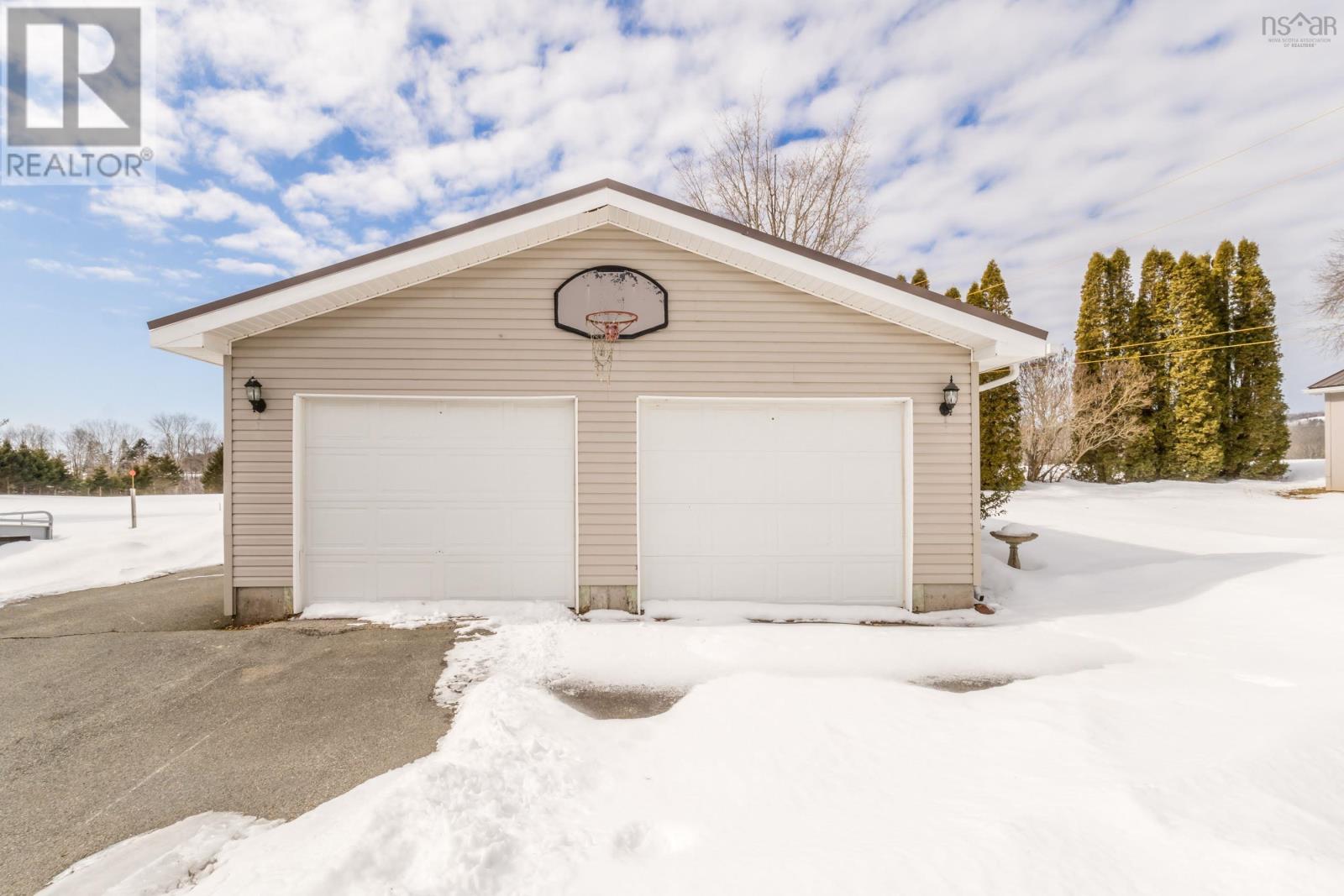 Property 7 of 50 of 581 Highway 360