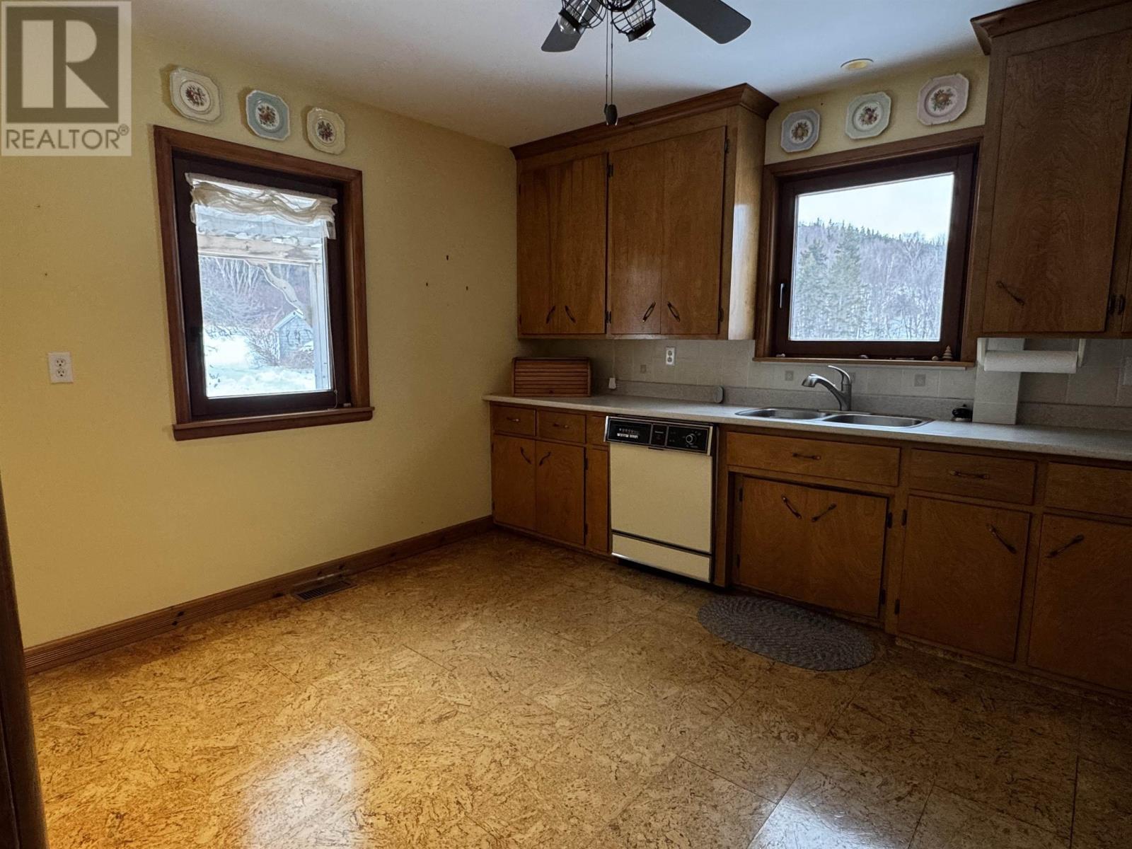 Property 11 of 44 of 7903 East Bay Highway