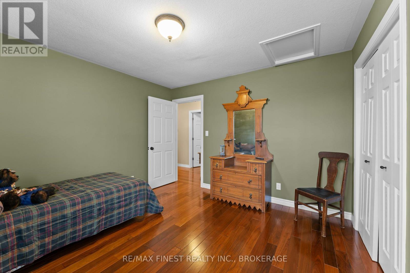 75 BARKER DRIVE - 22