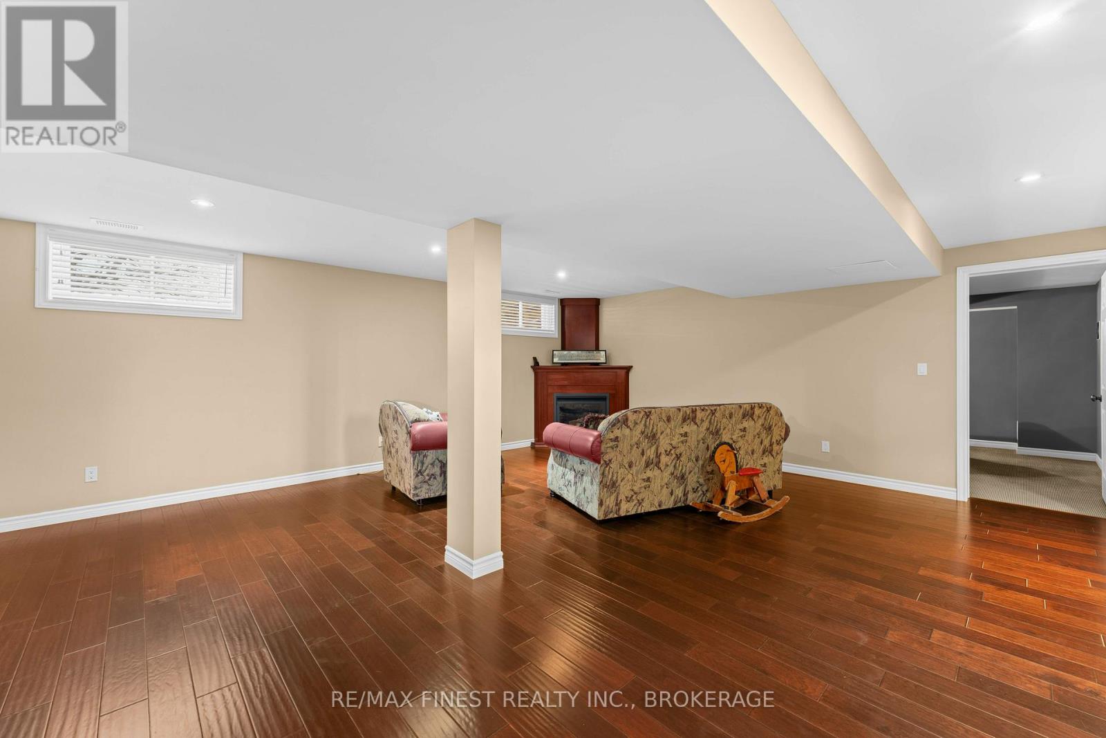 75 BARKER DRIVE - 28