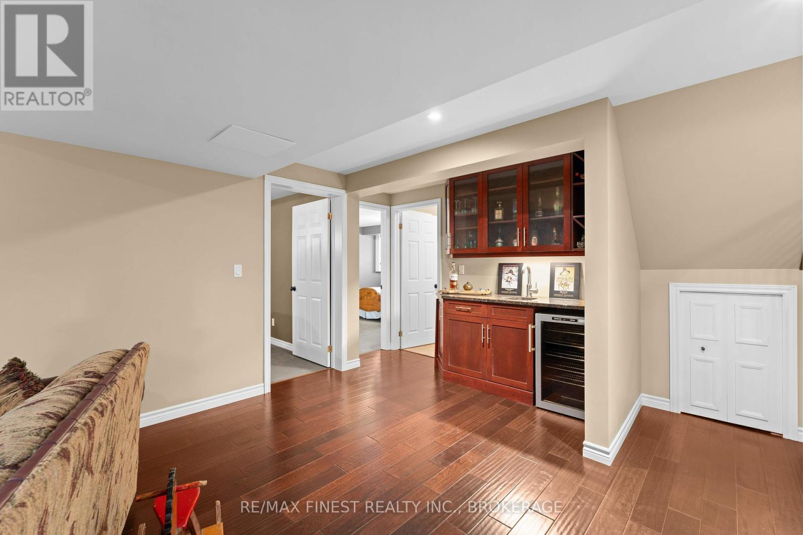75 BARKER DRIVE - 31