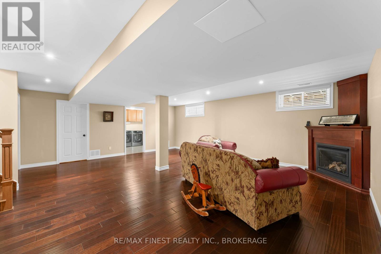 75 BARKER DRIVE - 32