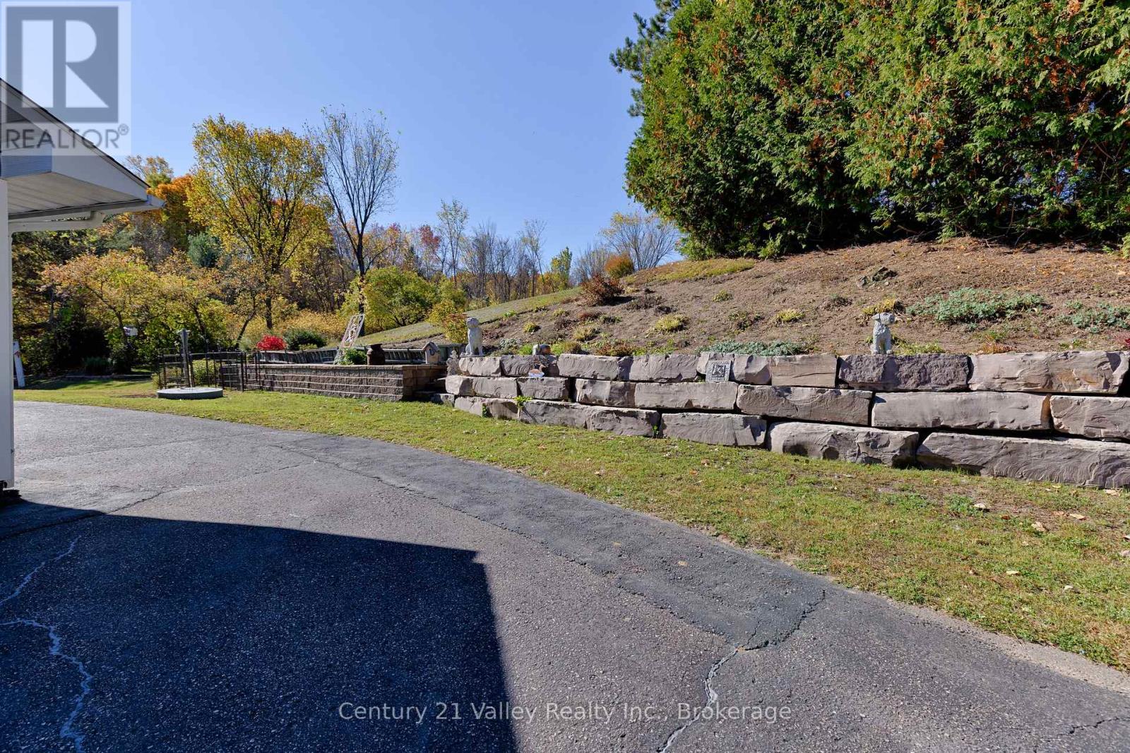 255 FLAT ROAD - 28