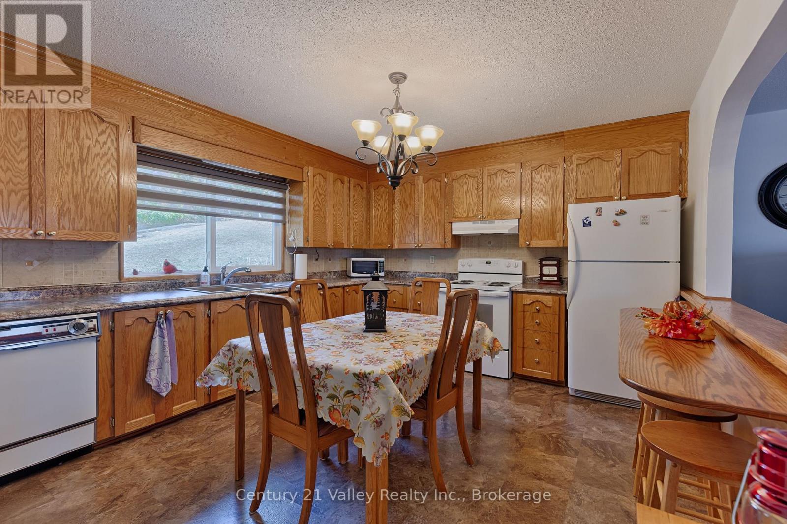 255 FLAT ROAD - 33