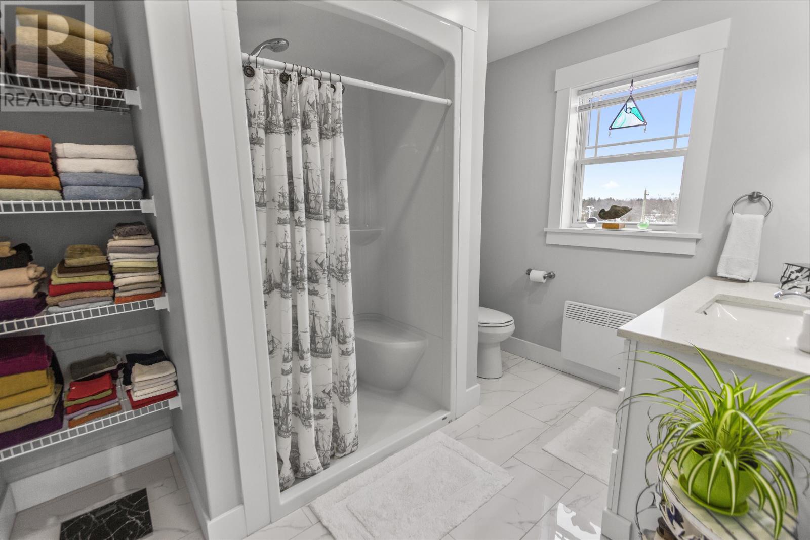 #403 18 GILBERT DRIVE - 13