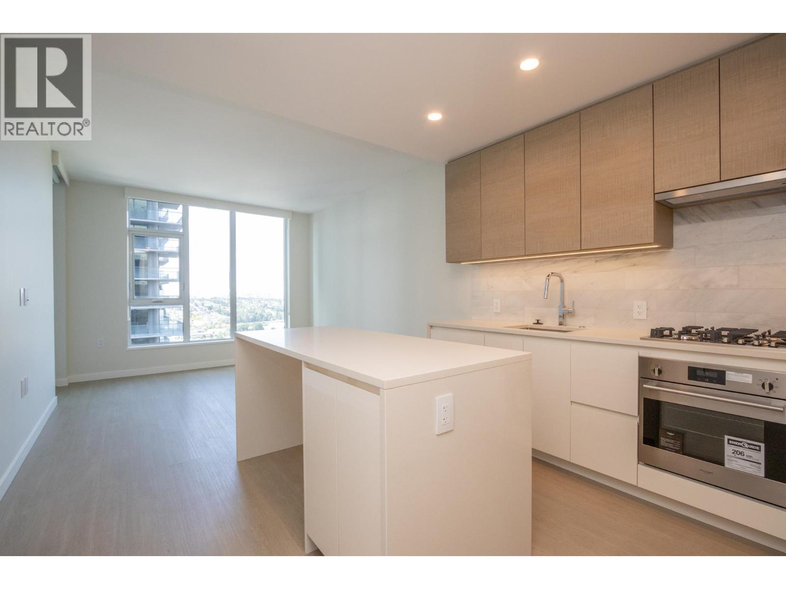 2704 4168 LOUGHEED HIGHWAY