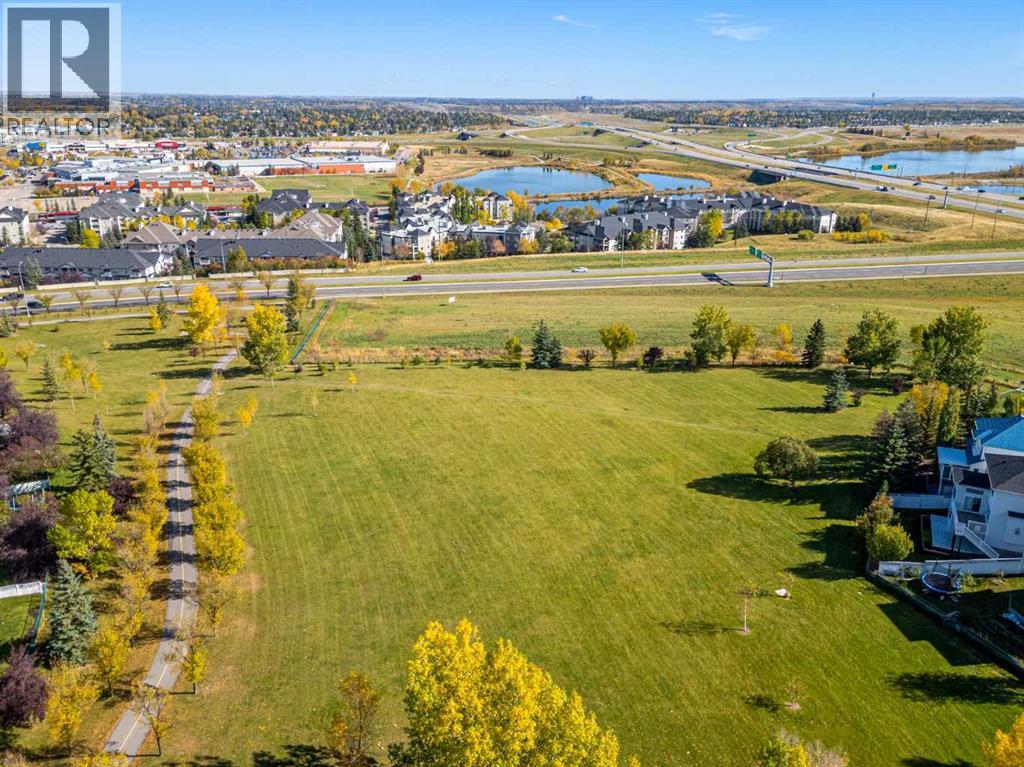 Single Family House 3 Level for Sale in  Somervale Park SW Somerset Calgary 