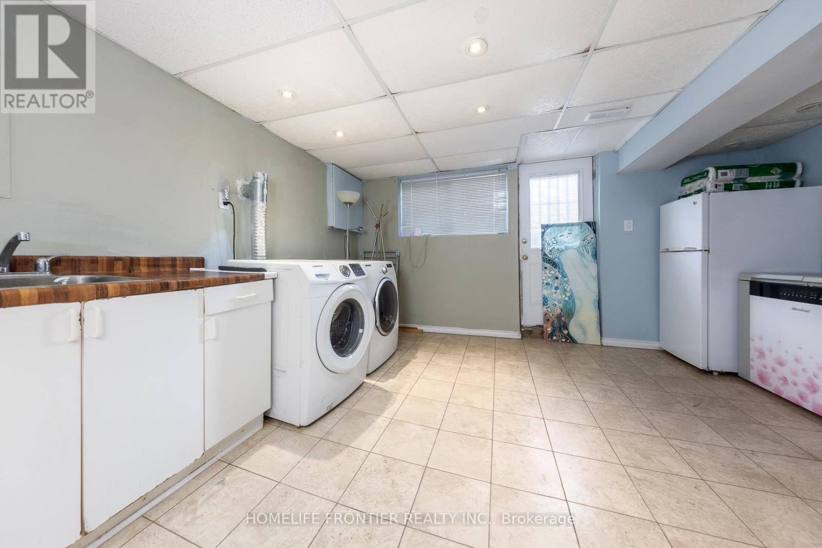 3223 CONSTITUTION BOULEVARD - 34