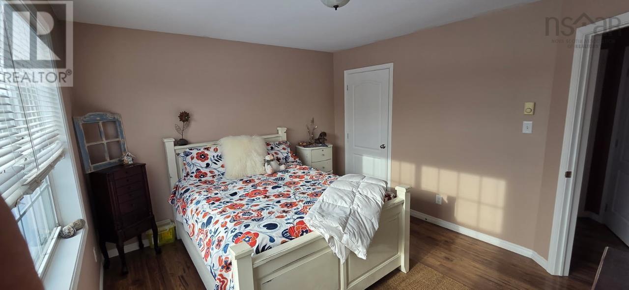 Property 12 of 38 of 579 Highway 1