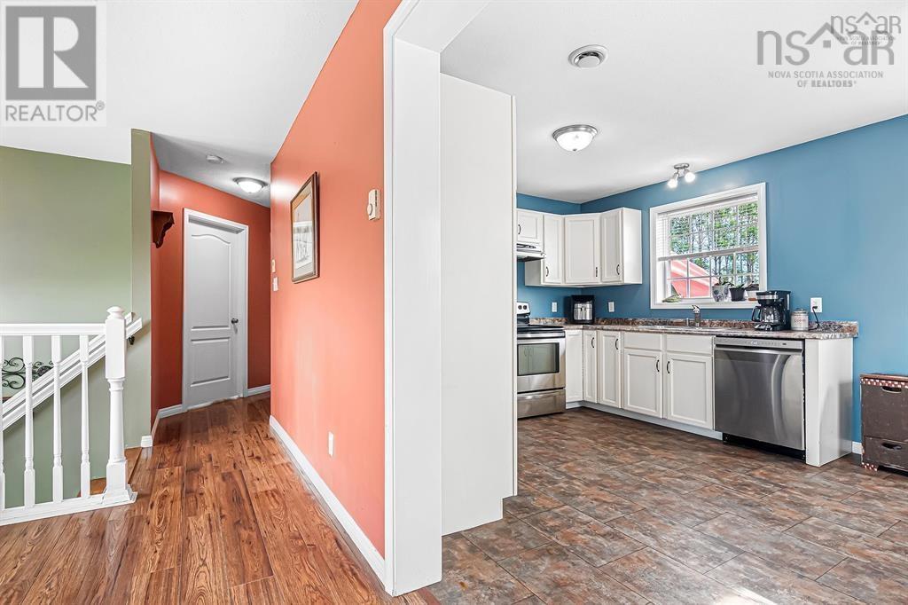 Property 9 of 38 of 579 Highway 1