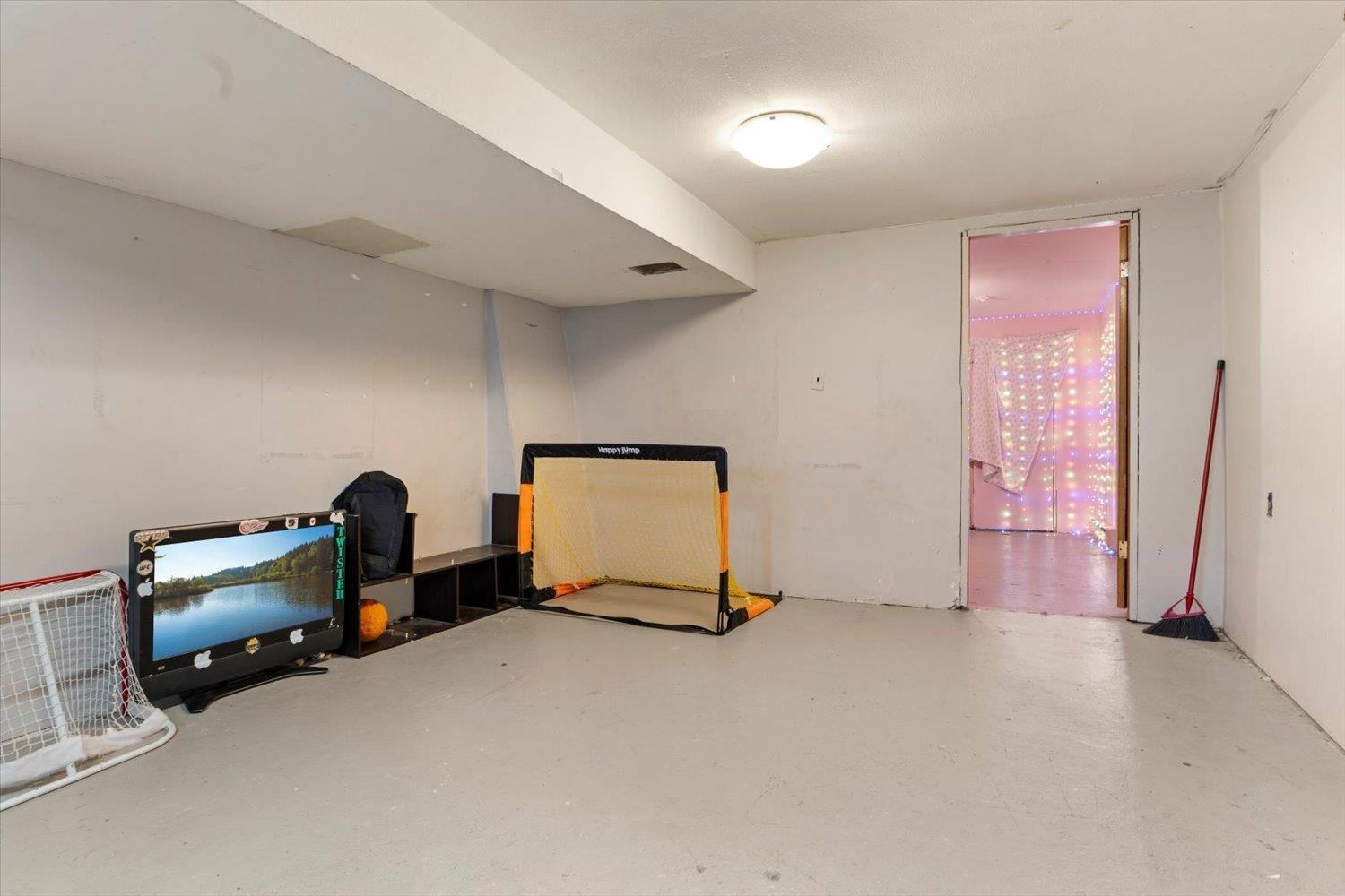 33919 VICTORY BOULEVARD, Abbotsford