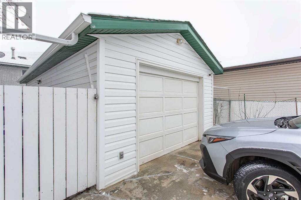 10 Patterson Crescent, Red Deer