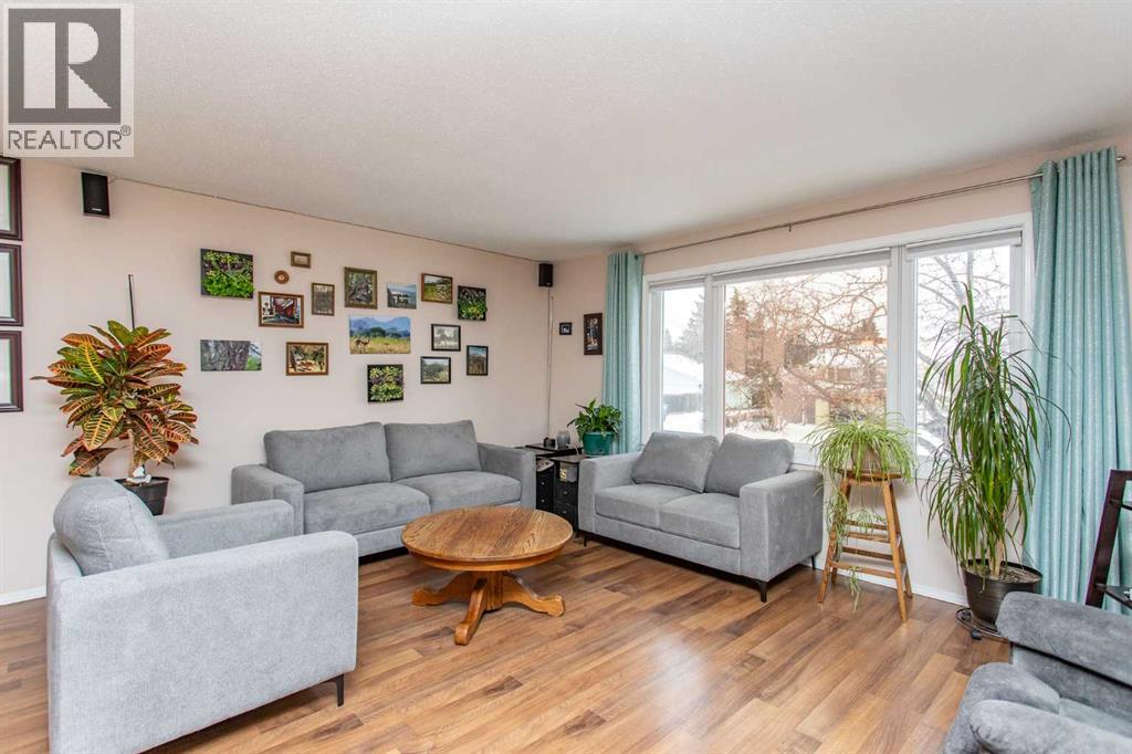 10 Patterson Crescent, Red Deer