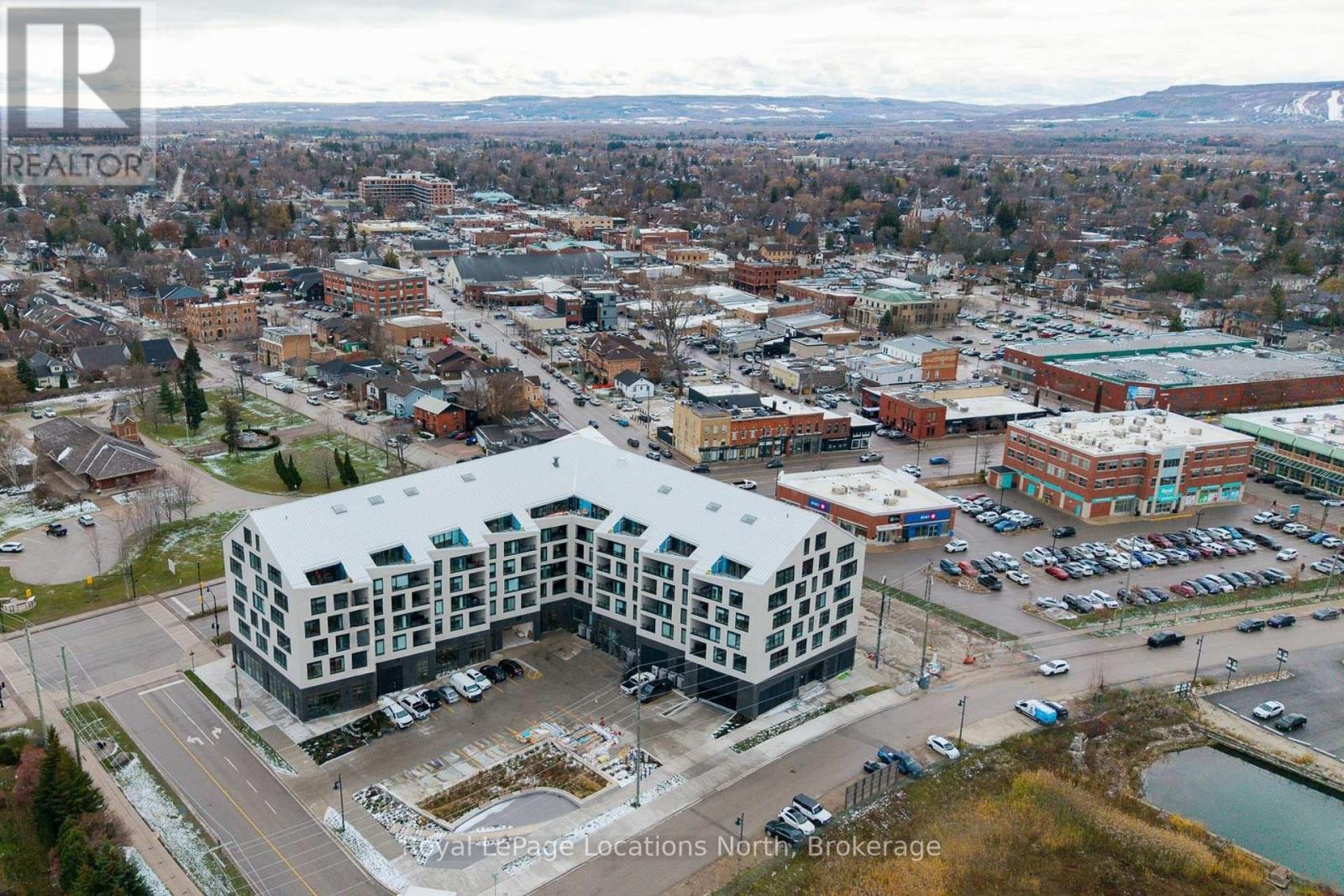 501 - 31 HURON STREET — photo 43