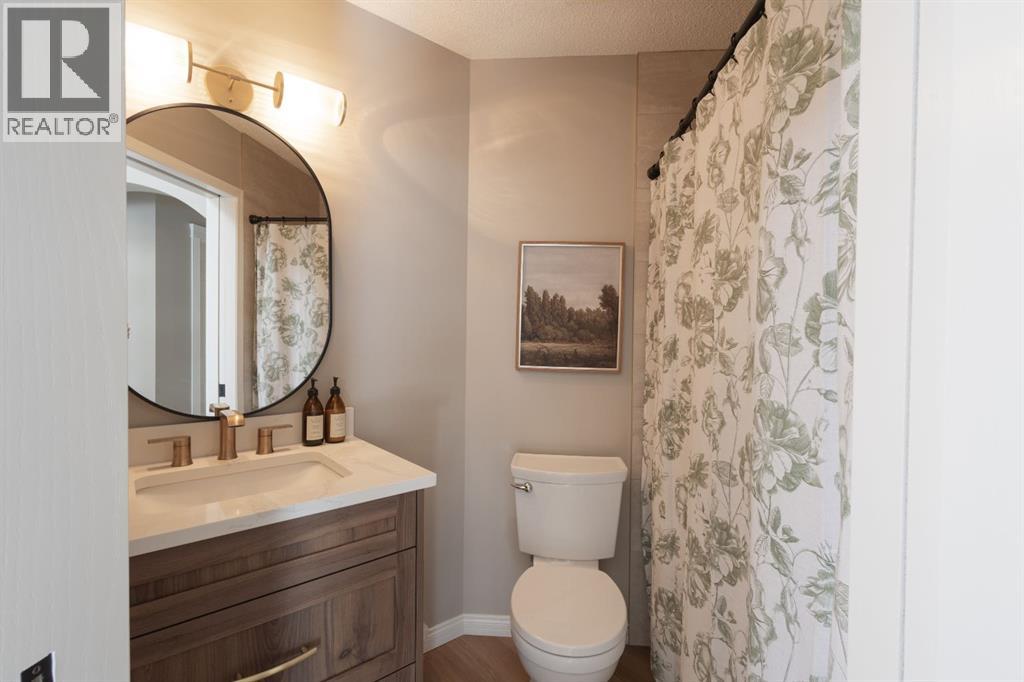 Single Family House Bungalow for Sale in  Rocky Ridge Circle NW Rocky Ridge Calgary 