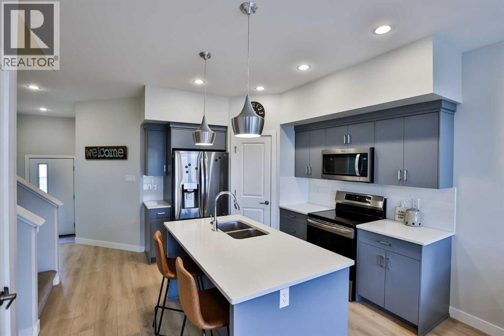 #4 73 AQUITANIA CIRCLE W - 9