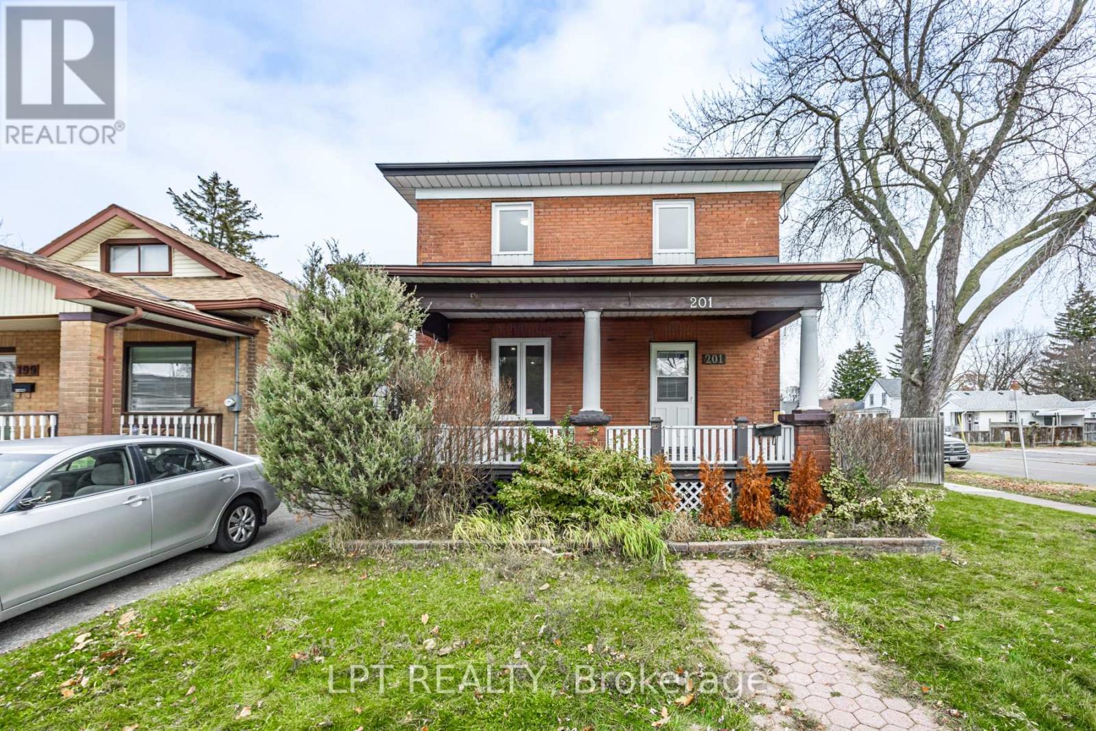 201 RITSON ROAD S - 1