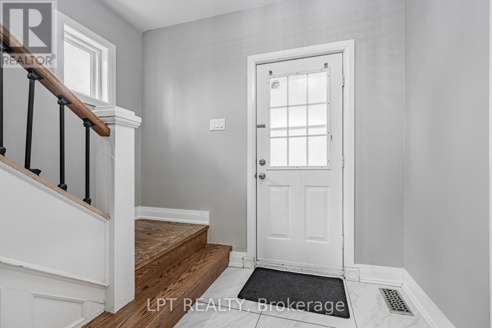 201 RITSON ROAD S - 32