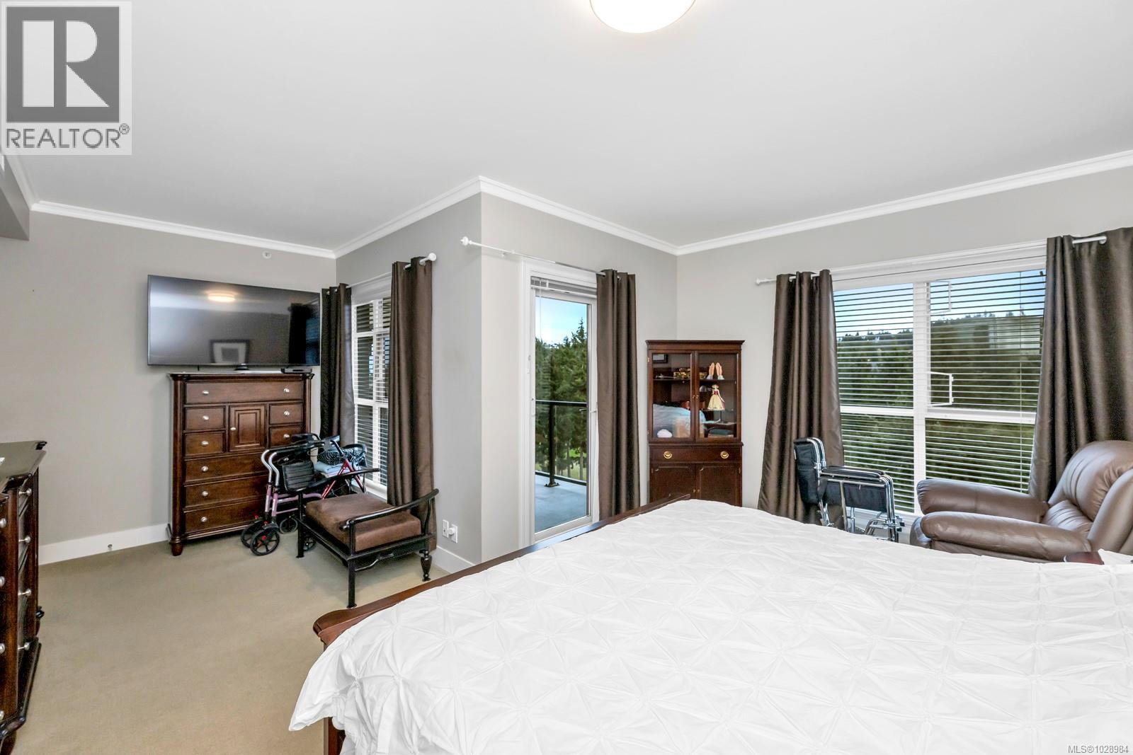 #802 1400 Lynburne Pl - 23