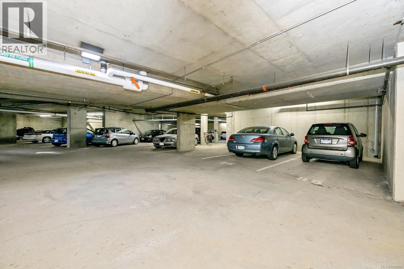 #802 1400 Lynburne Pl - 37