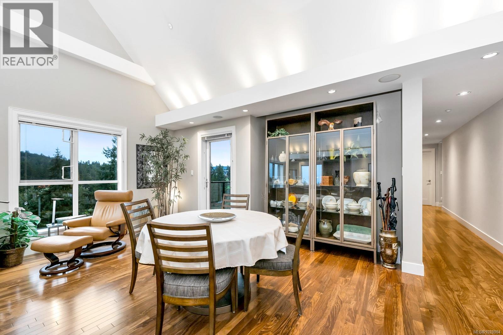 #802 1400 Lynburne Pl - 9